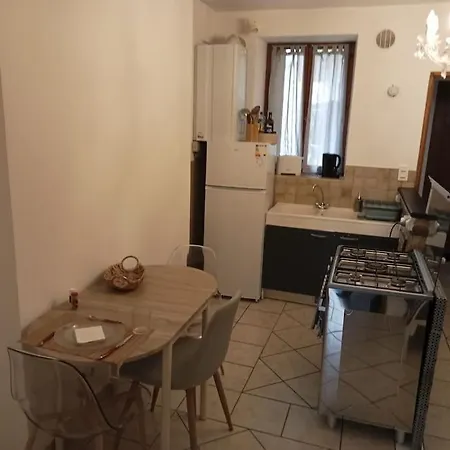 Perle Rare F1 De 43 M Quartier Historique. Apartment Moulins (Allier)