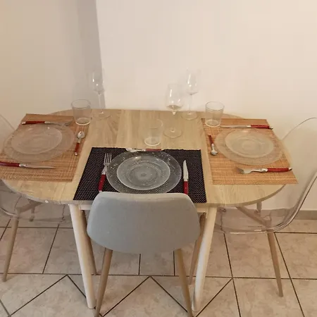 Perle Rare F1 De 43 M Quartier Historique.