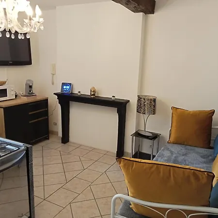 Apartment Perle Rare F1 De 43 M Quartier Historique.